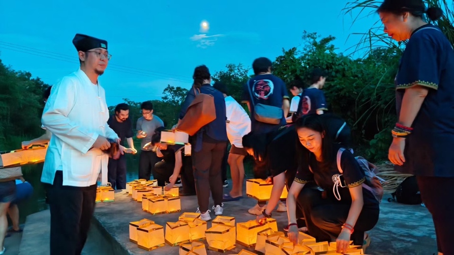 一群人站在台上

AI 生成的内容可能不正确。